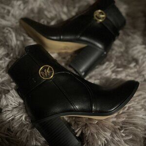 Carmen Michael Kors Bootie 5.5 Womens Black & Gold